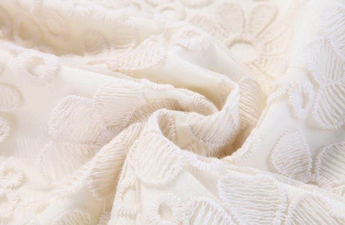 腈綸<a href=http://5ball.cn/ target='_blank'>面料</a>優(yōu)缺點