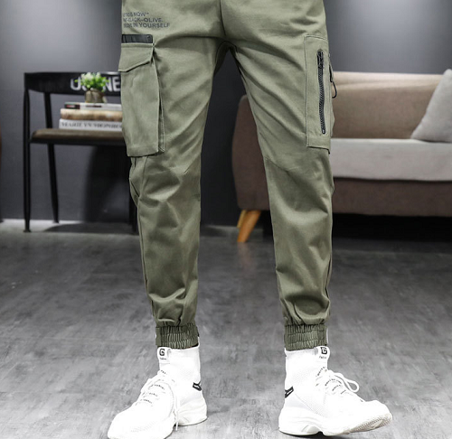 工裝褲<a href=http://5ball.cn/ target='_blank'>面料</a>一般用什么？什么布料的工裝褲不粘毛？