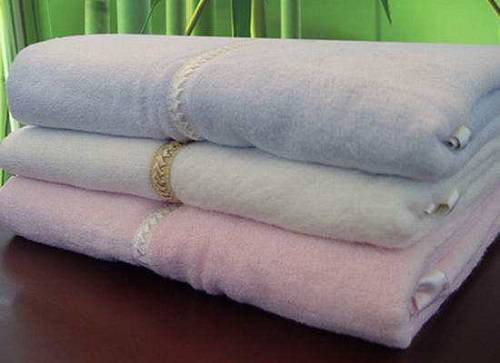 竹纖維<a href=http://5ball.cn/ target='_blank'>面料</a>跟純棉哪個(gè)好
